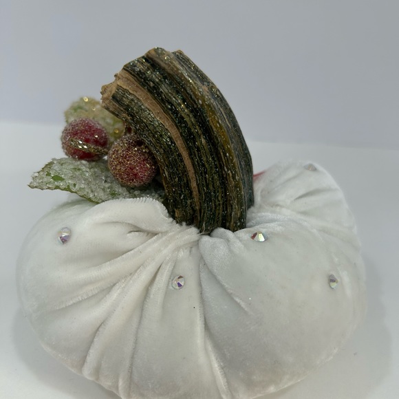 “Merry” Velvet Pumpkin  Home Decor - Picture 4 of 5